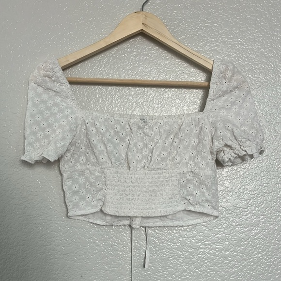Anna-Kaci White Eyelet Cropped Top - Picture 4 of 4